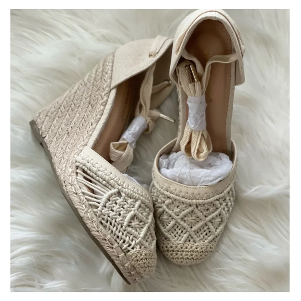 Cream Wrap Up Wedges - Picture 2 of 5